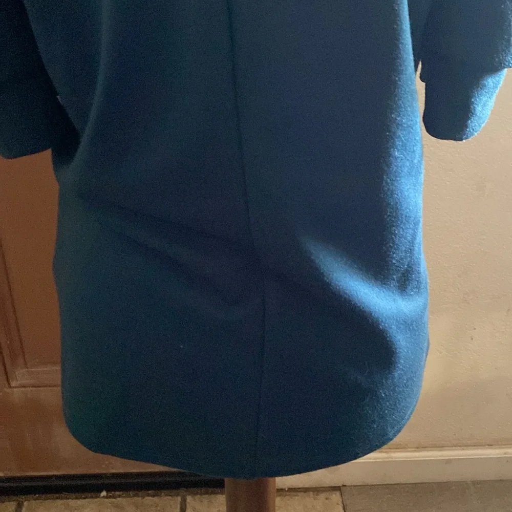 Ruffles🌬️🌫️🪽On Edges Top - Picture 10 of 17